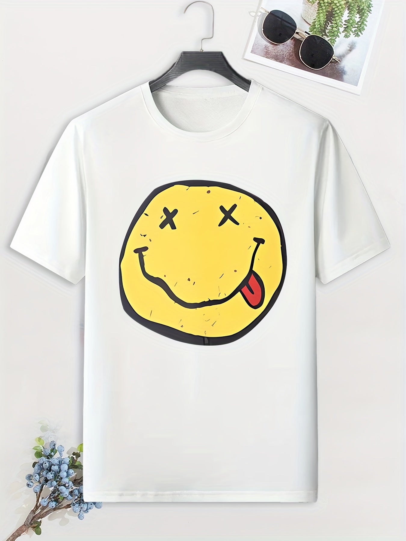 Men's Happy Face Print T shirt Active Tee Outdoor