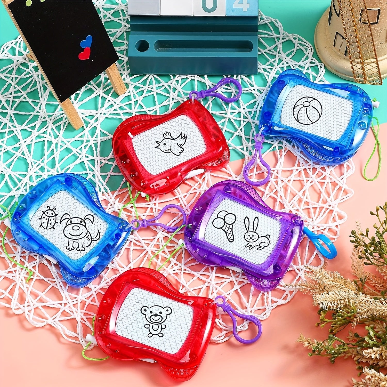 18pcs Magnetic Drawing Boards Keychain Doodle Sketch Pads Assorted Colors