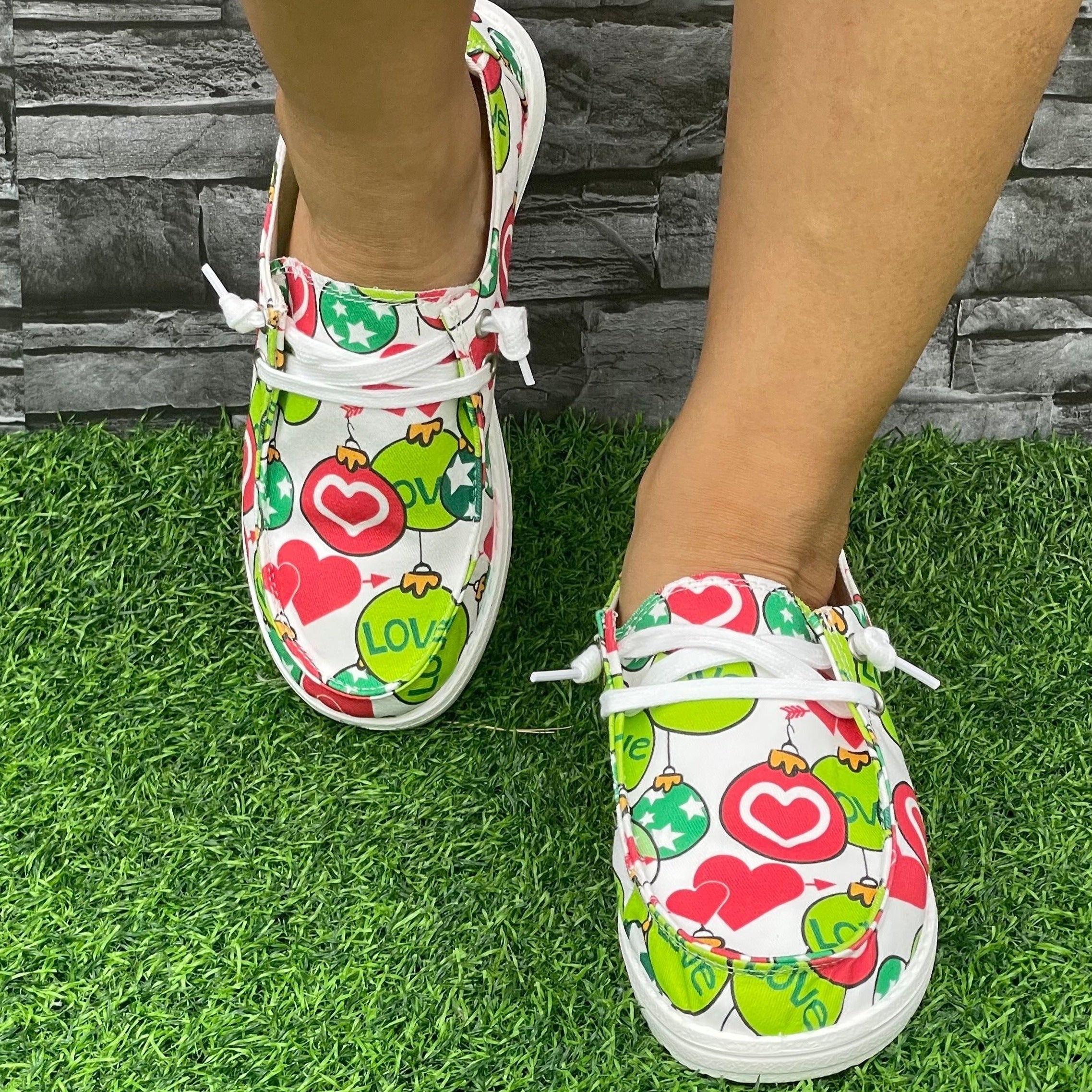 Women's Love Heart Slip On Shoes Flat Skateboard Lightweight Walking Shoes
