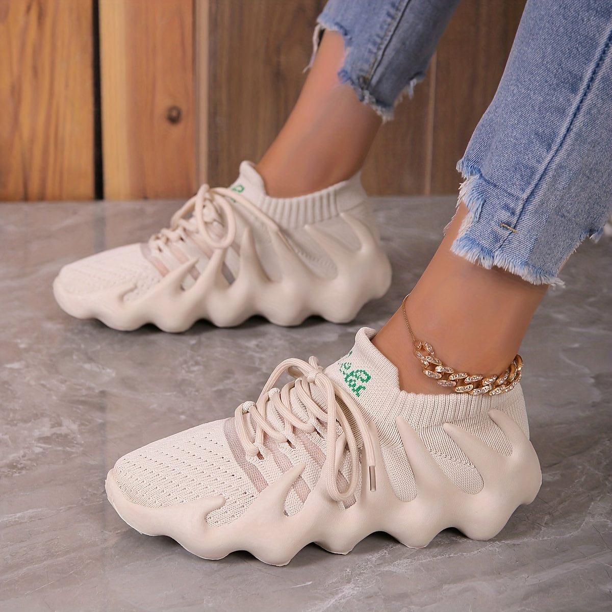 Women's Breathable Mesh Sneakers Lace Up Running Shoes