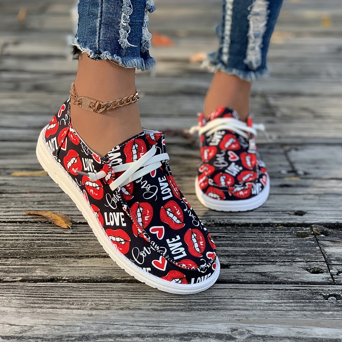 Skate Shoes with Lips Love Heart Letters Pattern