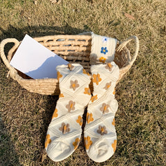 2 Pairs 3D Floral Textured Socks for Women