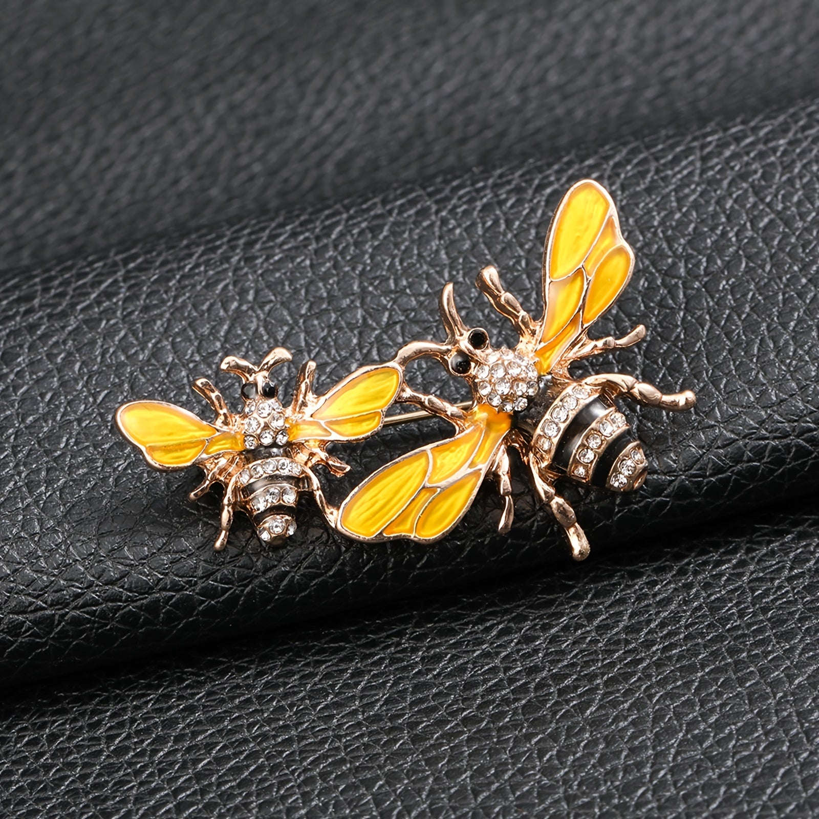 Bee Animal Brooch Pin Rhinestone Corsage Scarf Clip Safety Pin