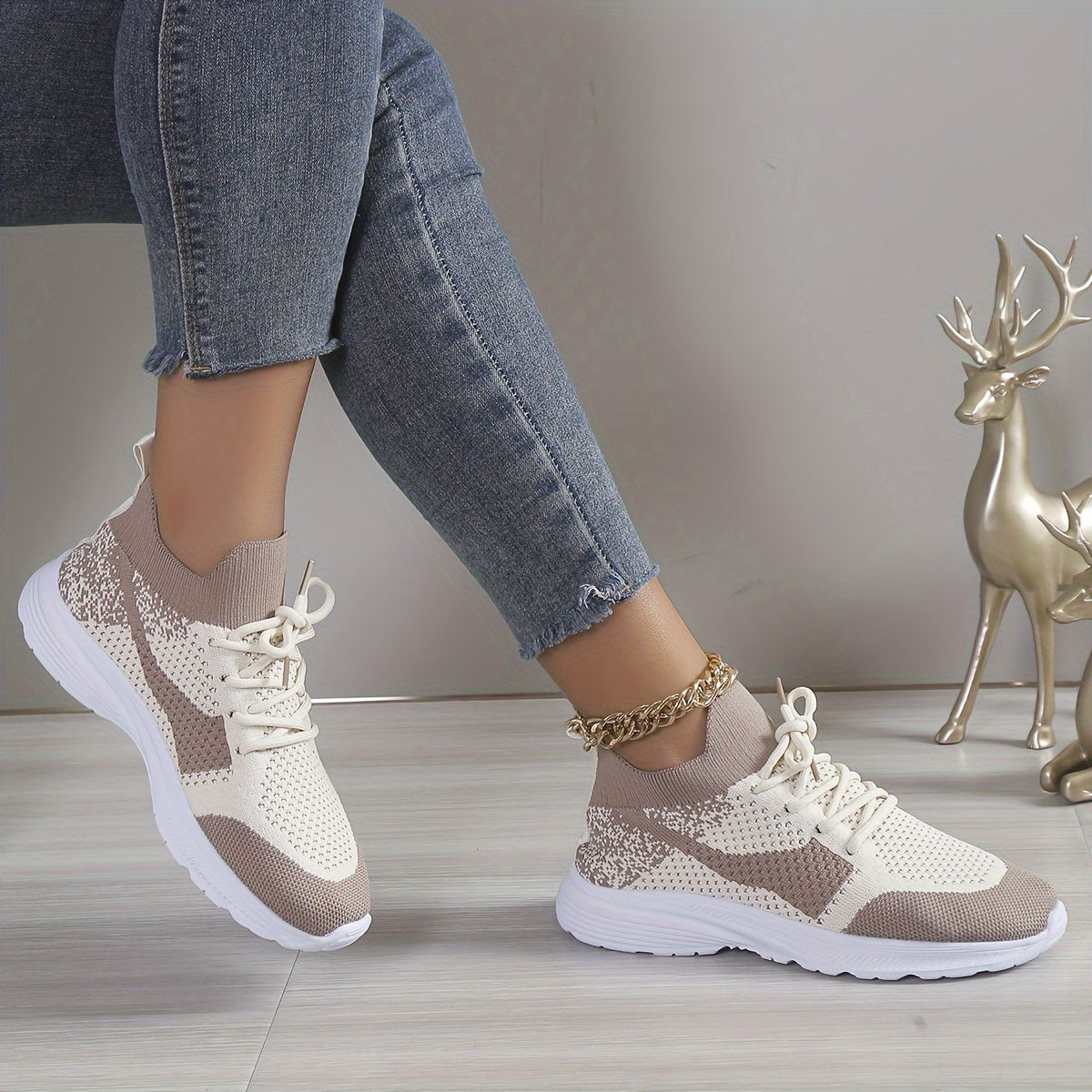 Women's Mesh Breathable Sports Shoes Lightweight Travel Shoes