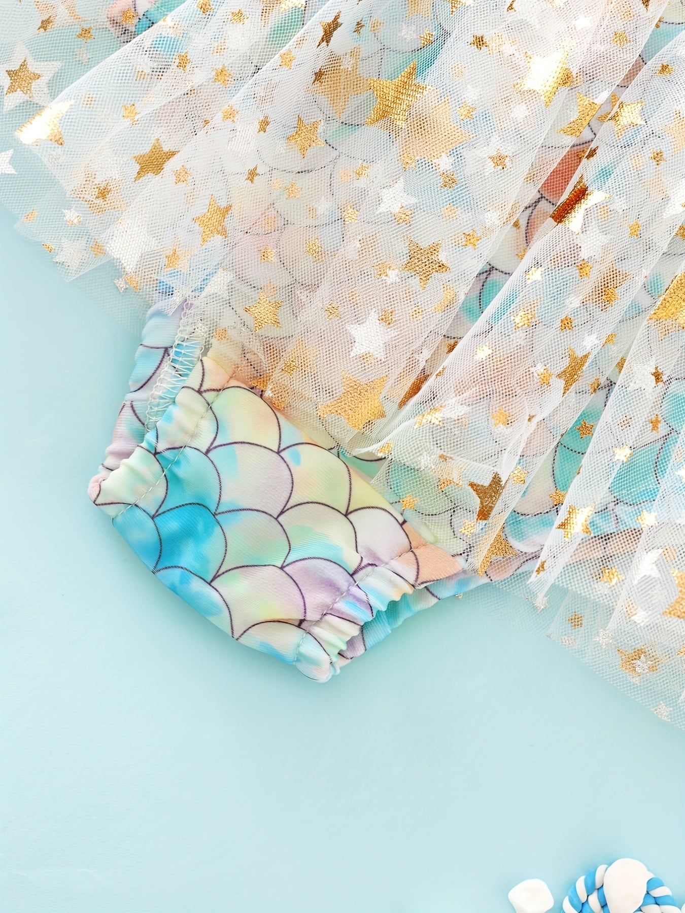 2pcs Toddler Girls Fish Scales Cami Swimsuit & Cap Set