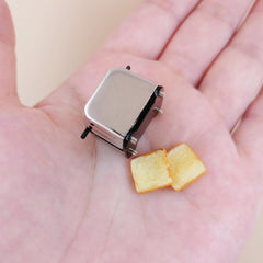 1:12 Mini Metal Toaster Dollhouse Accessory with 2 Resin Toasts
