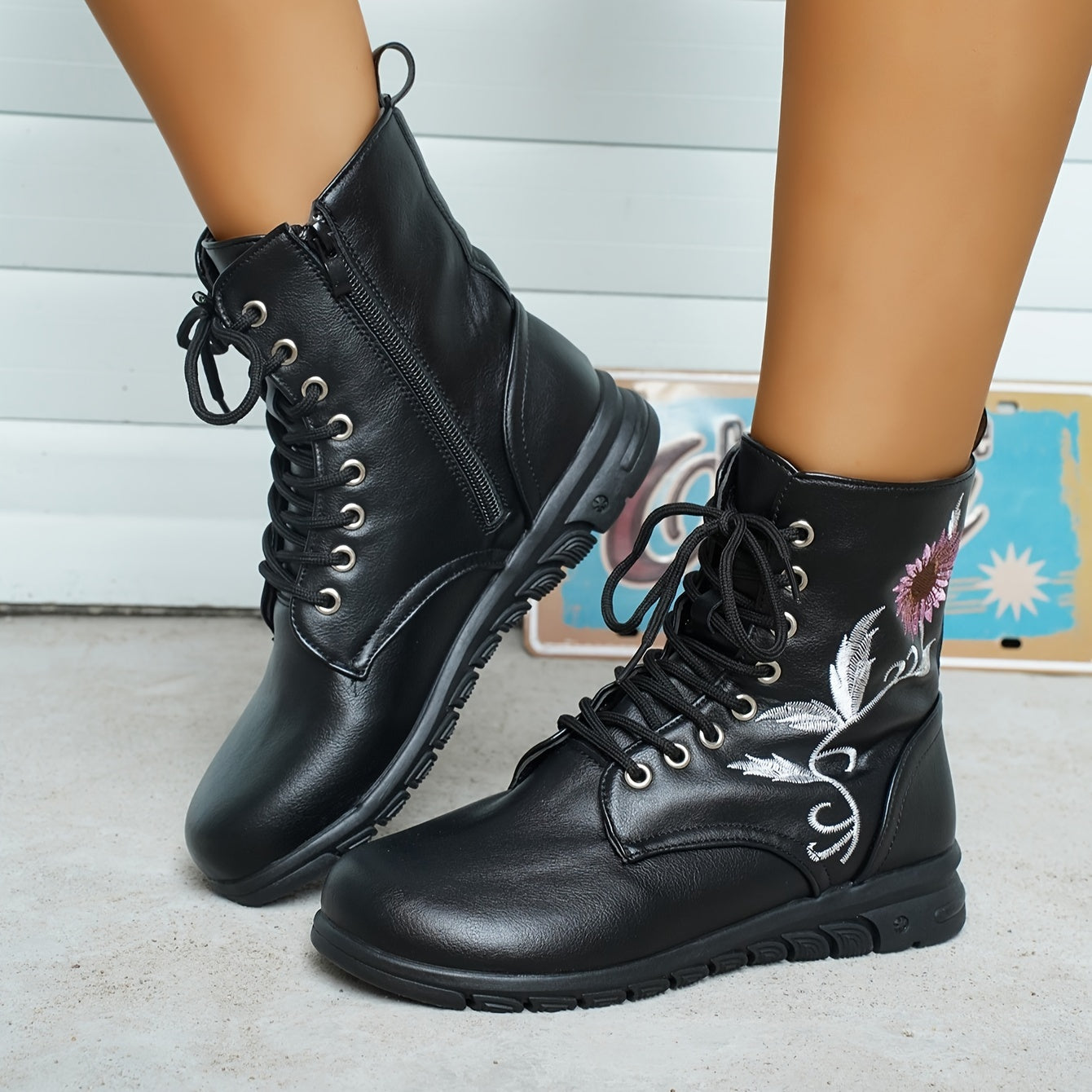 Women's Flower Embroidery Mid Calf Boots Low Heel Outdoor Boots