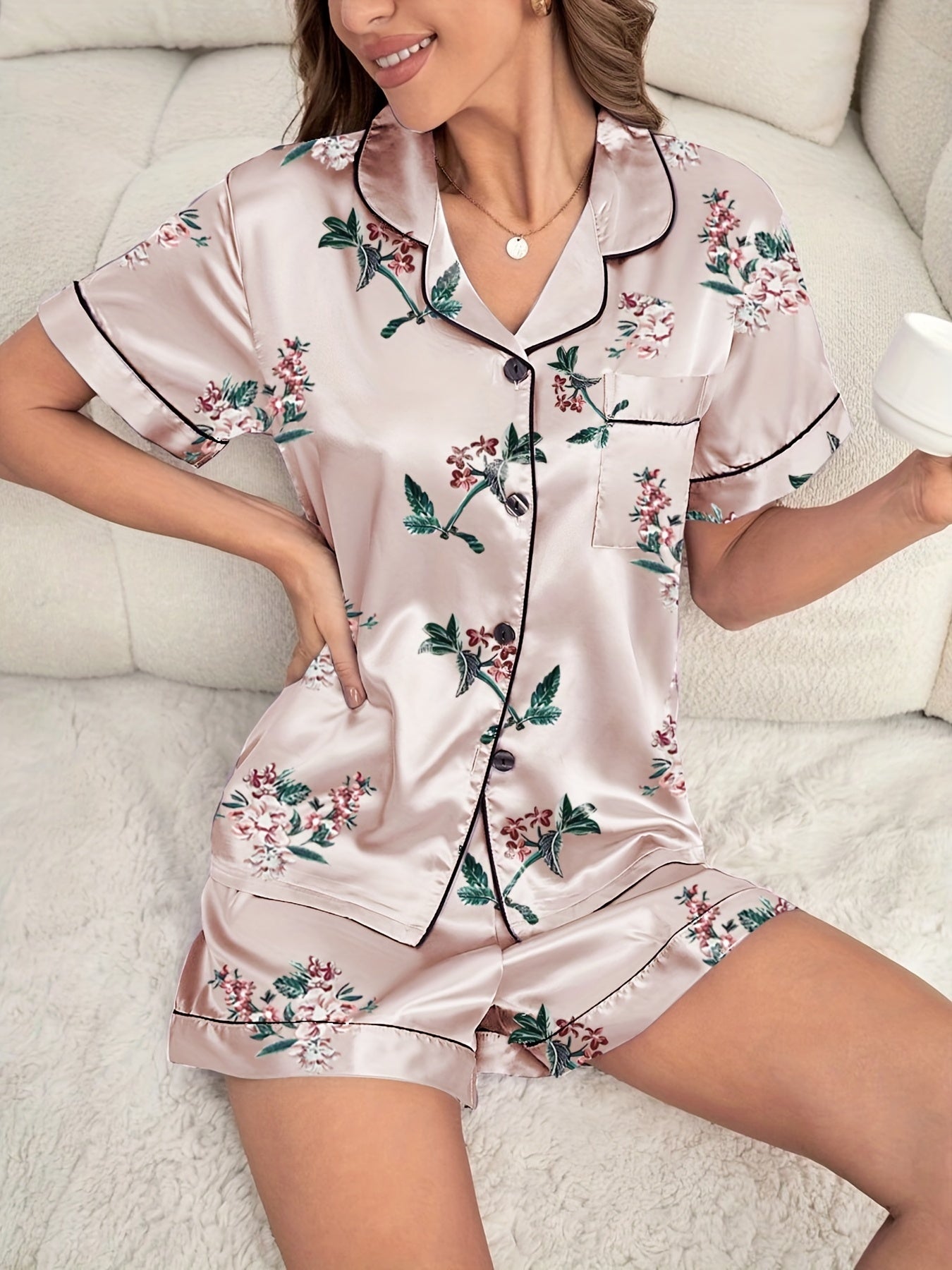 Floral Print Pajamas Set Short Sleeve & Elastic Waist Shorts
