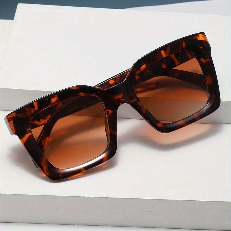 Retro Square Rivet Sunglasses UV400 Sun Shades for Driving