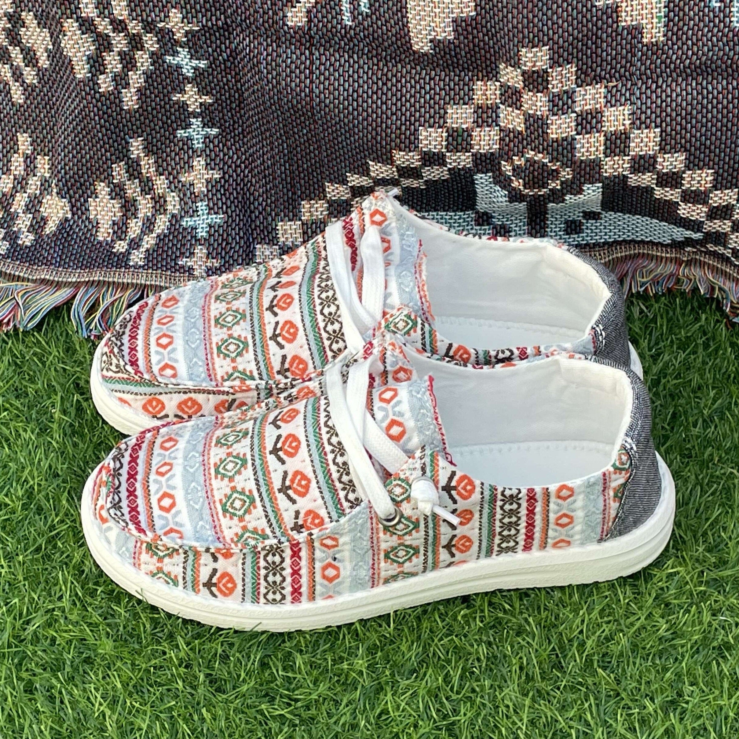 Ethnic Floral Pattern Flat Sports Outdoor Sneakers for Women