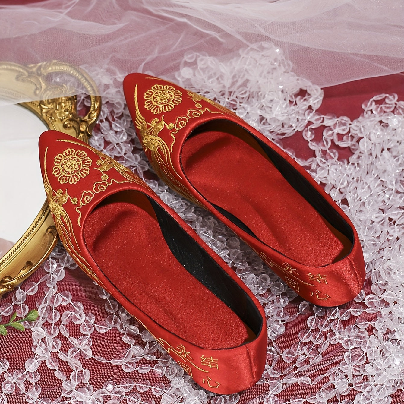 Embroidered Flat Shoes Pointed Toe Slip On Wedding Shoes Soft Sole