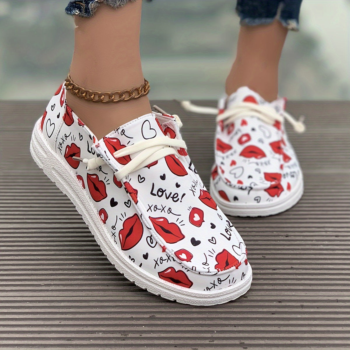 Women's Skateboard Shoes Lips Hearts Lace up Canvas