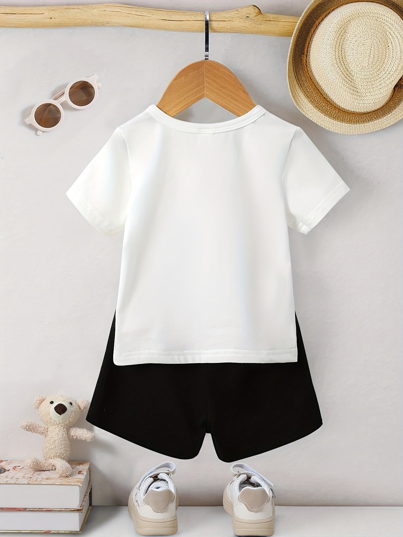 2pcs Bear Graphic Print T-shirt & Shorts Set for Summer