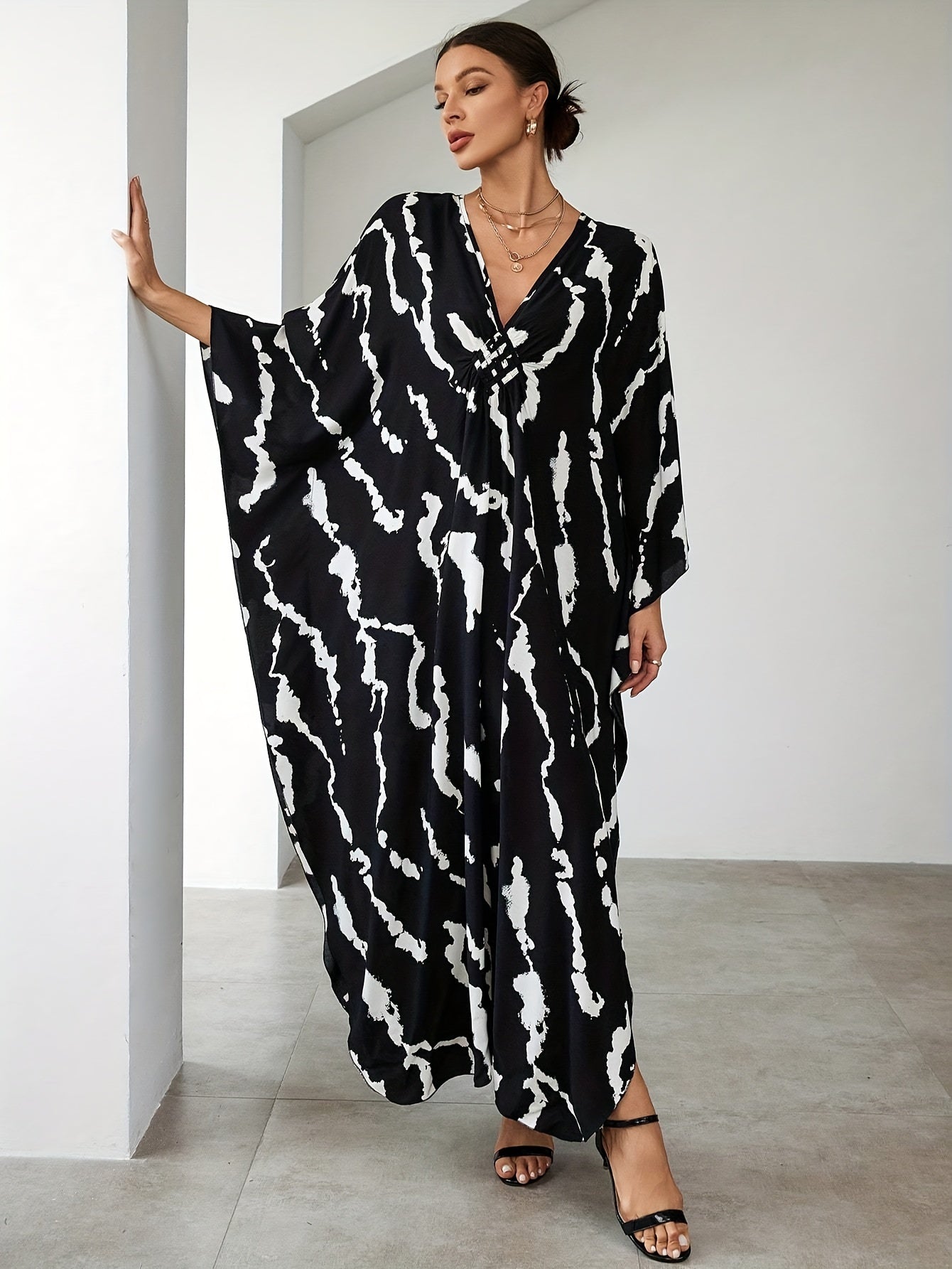 Plus Size Boho Cover Up Women's Plus Graffiti Print Loose Fit Beach Cover Up