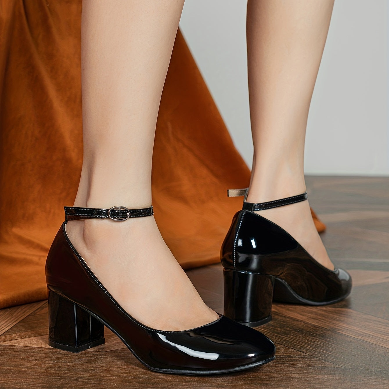 Women's Chunky Heel Closed Toe Strap Pumps