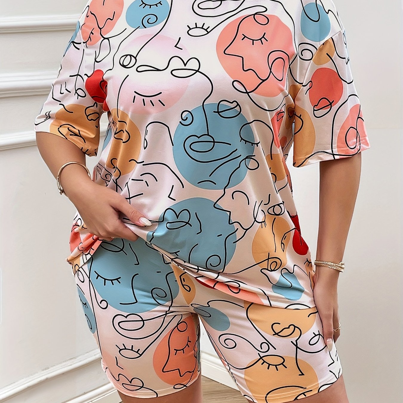 Women's Plus Graphic Print Top & Shorts Set