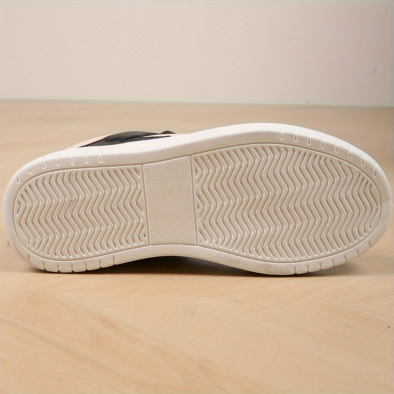 Versatile Slip-resistant Flat Sports Sneakers for Leisure Outdoor Skateboarding