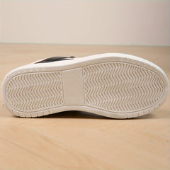 Versatile Slip-resistant Flat Sports Sneakers for Leisure Outdoor Skateboarding