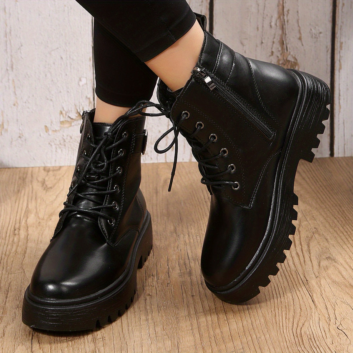 Women's Lace-Up Combat Boots Round Toe Side Zip Outdoor Short Boots