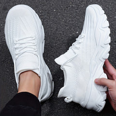 Men's Breathable Sneakers Comfortable Mesh Wear Resistant Outdoor Shoes