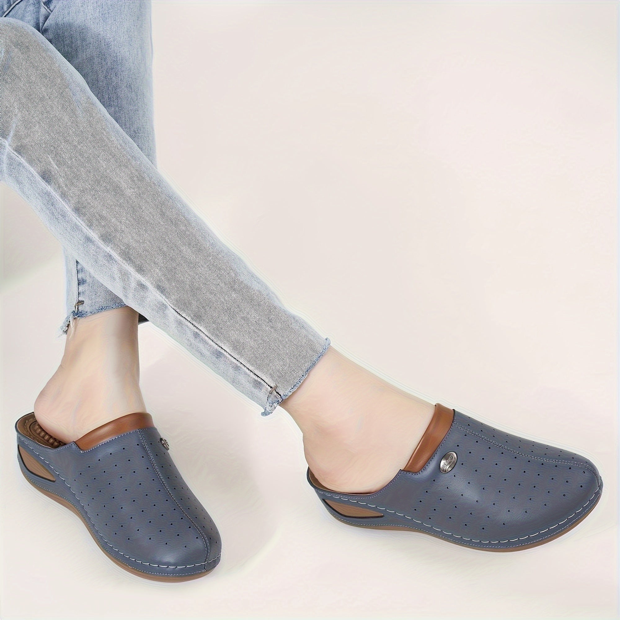 Massage Sports Sandals Faux Leather Round Toe Wear Resistance Non Slip Slides