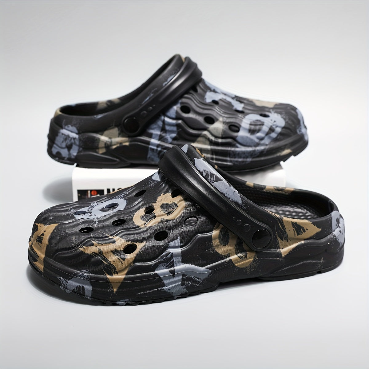 Women's Graffiti Clogs Hollow Out Garden Shoes Outdoor Shoes