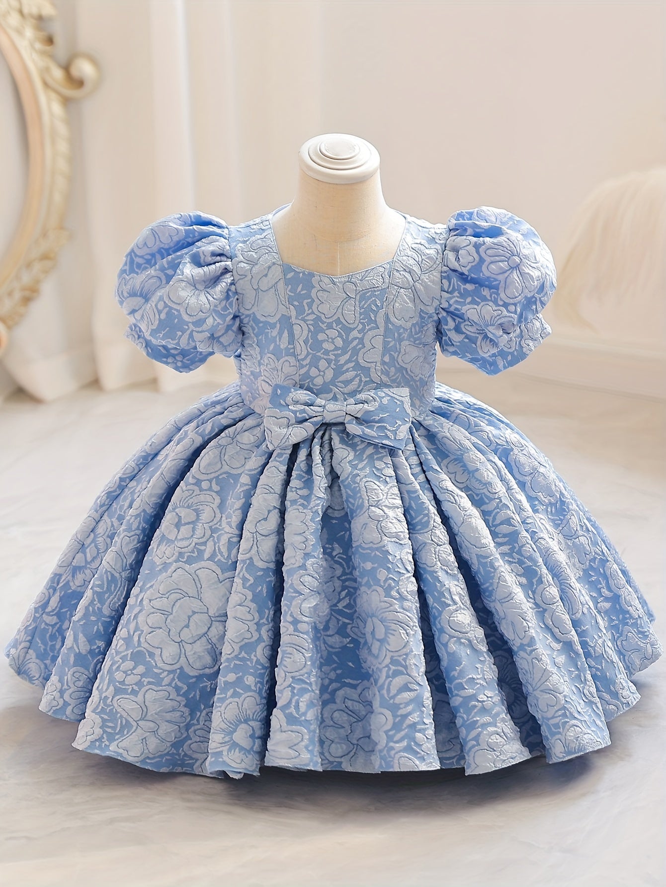 Girls' Princess Dress With Puff Sleeve and Bow Front Tutu Gown