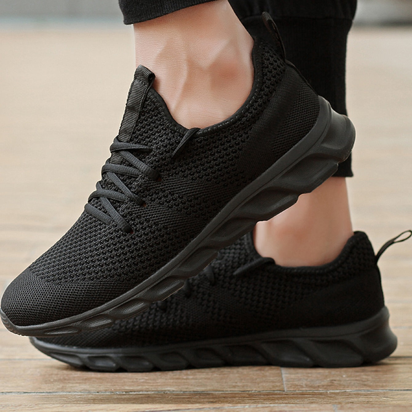 Men's Lightweight Running Shoes