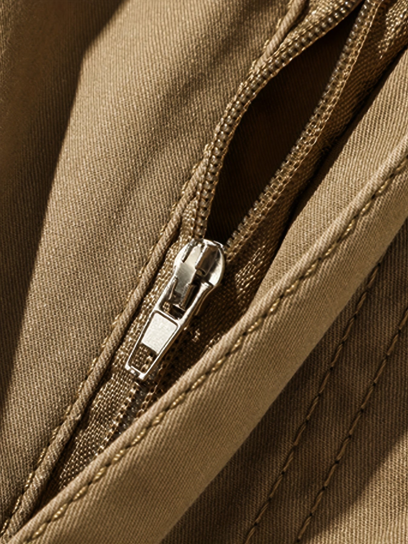 Men's Solid Casual Trousers with Zipper Pockets
