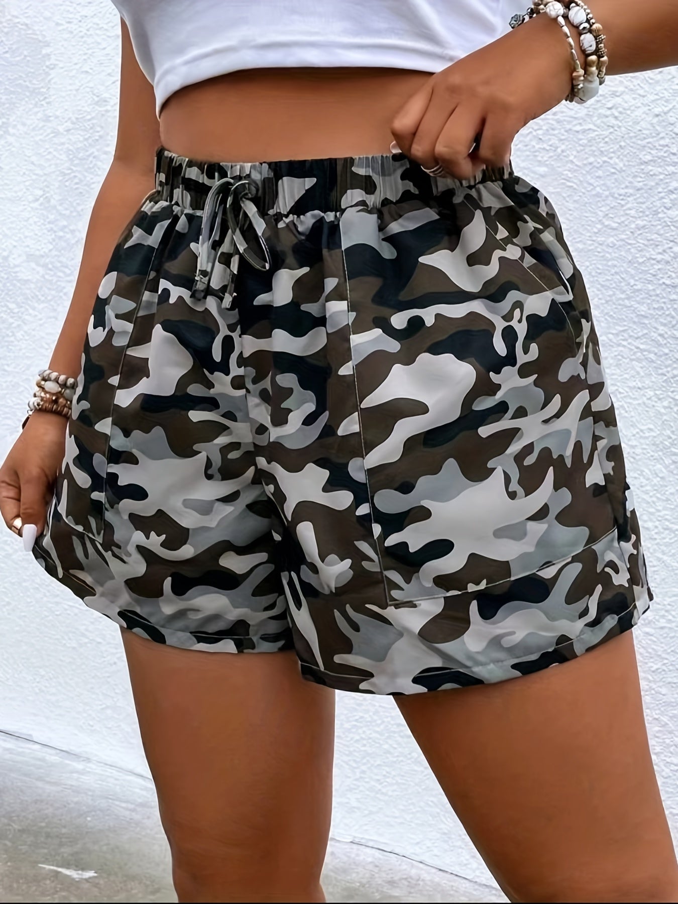 Women's Plus Camo Print Drawstring Elastic Shorts With Large Pocket
