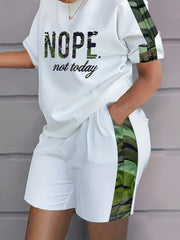 Camo & Slogan Print Top & Shorts Outfit Set
