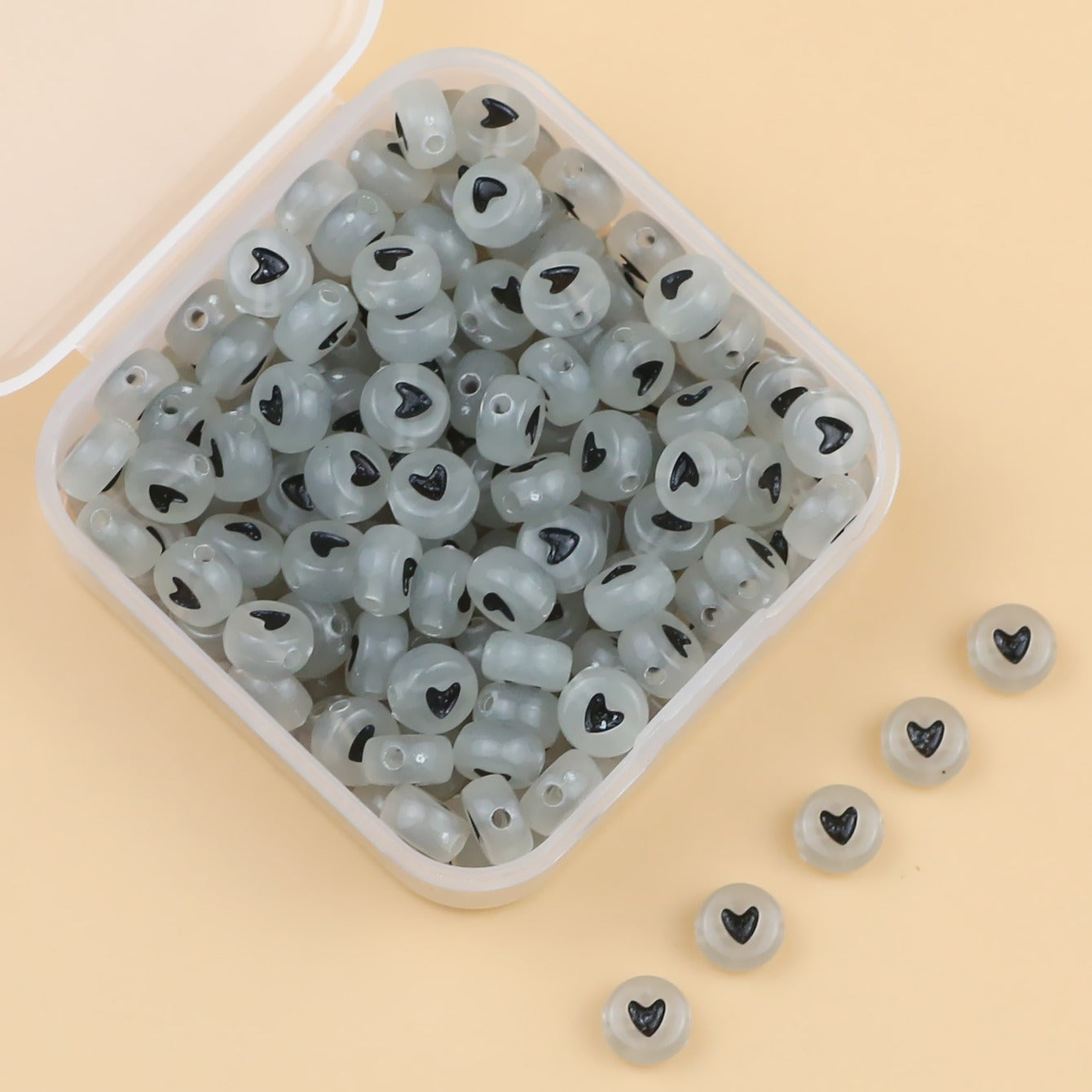 200pcs Heart Shaped Acrylic Beads for Bracelet Making