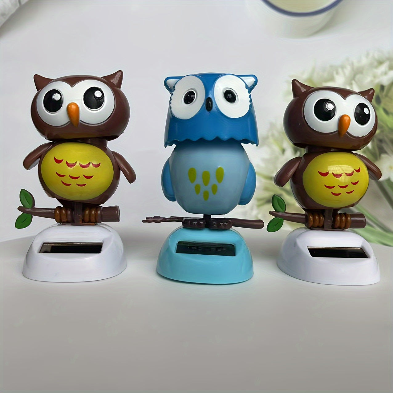 Solar Swing Owl Moving Head Doll Car Ornament Cartoon Gift Toy