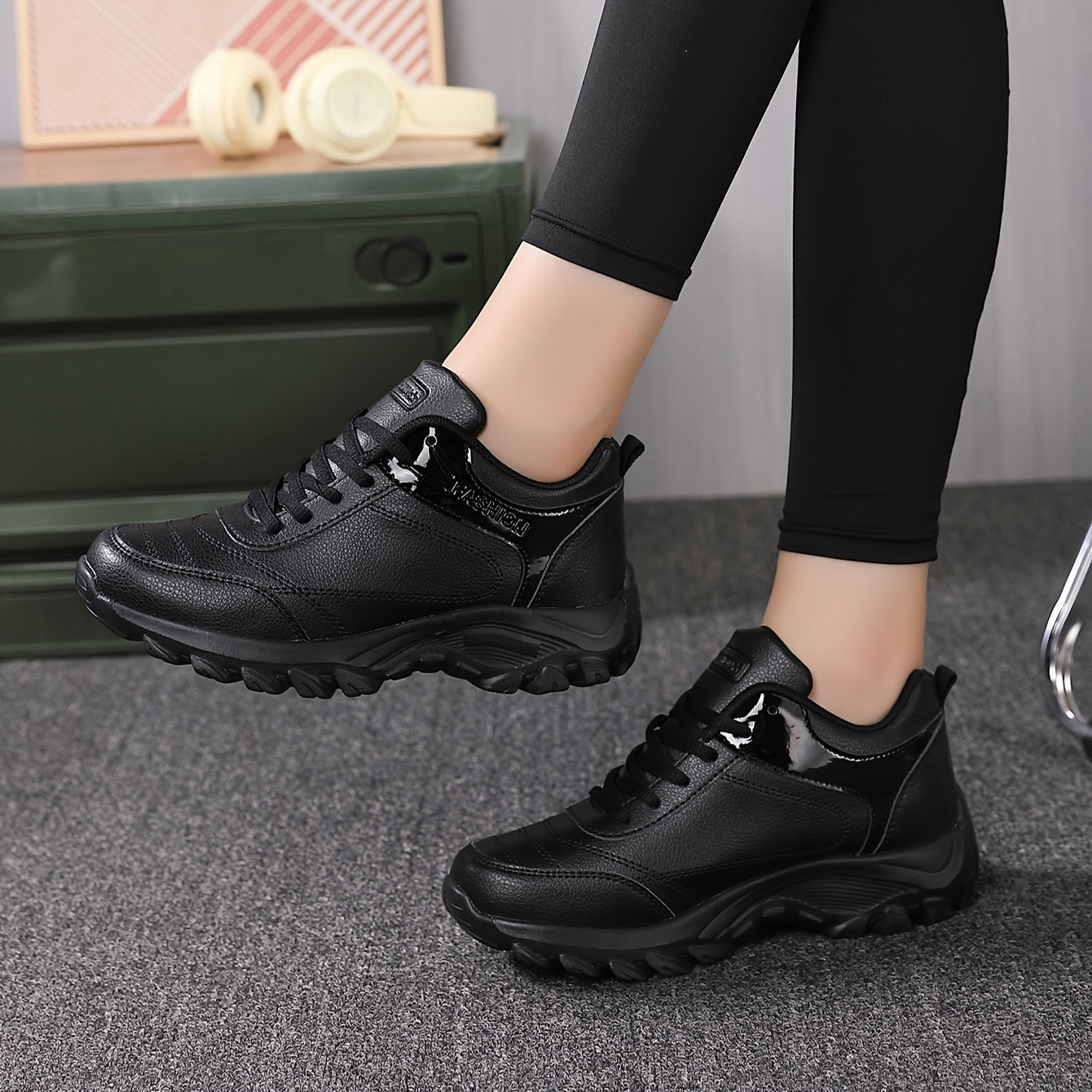 Women's Lace-up Athletic Running Shoes Waterproof Lightweight Sneakers