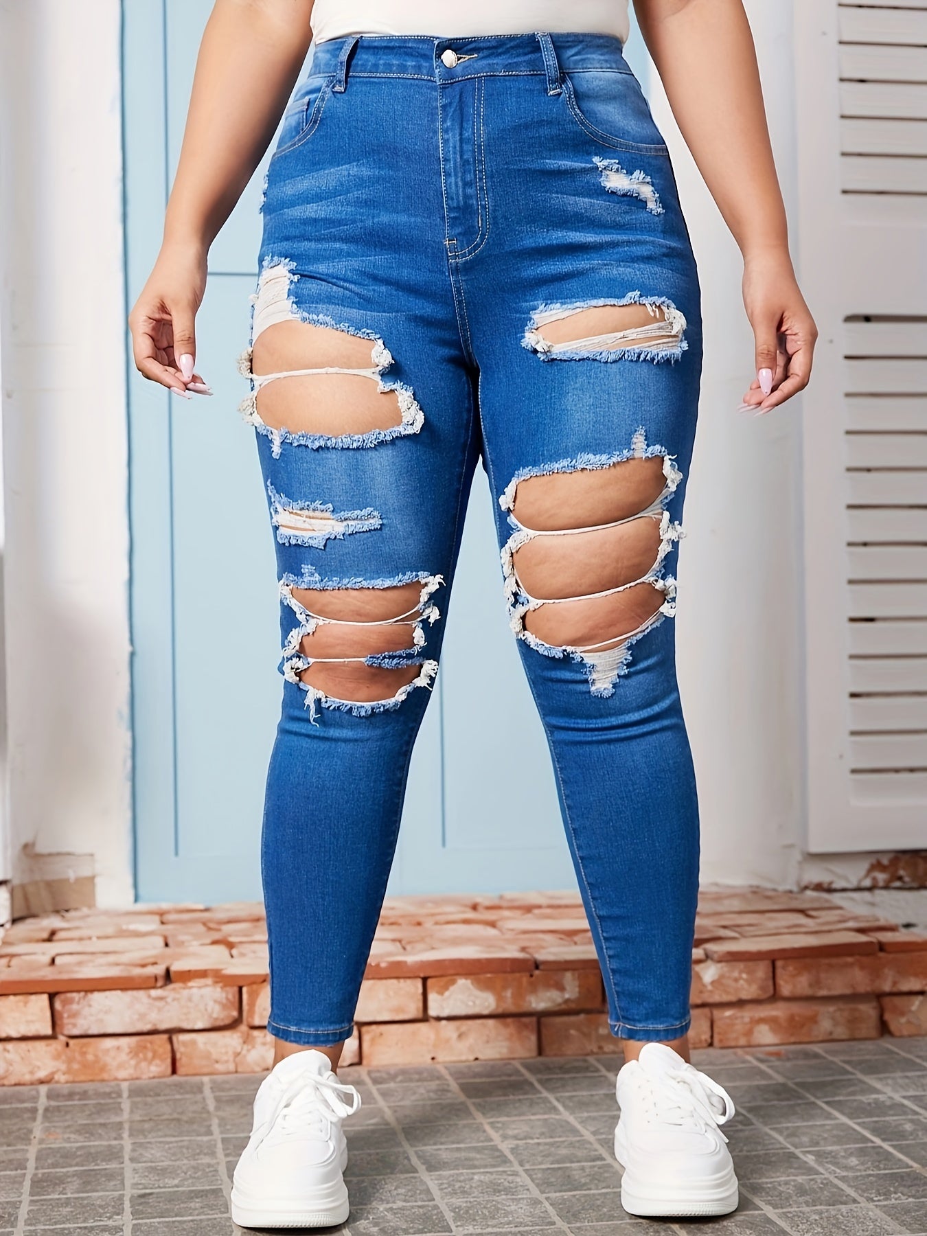 Cut Out Ripped Skinny Jeans
