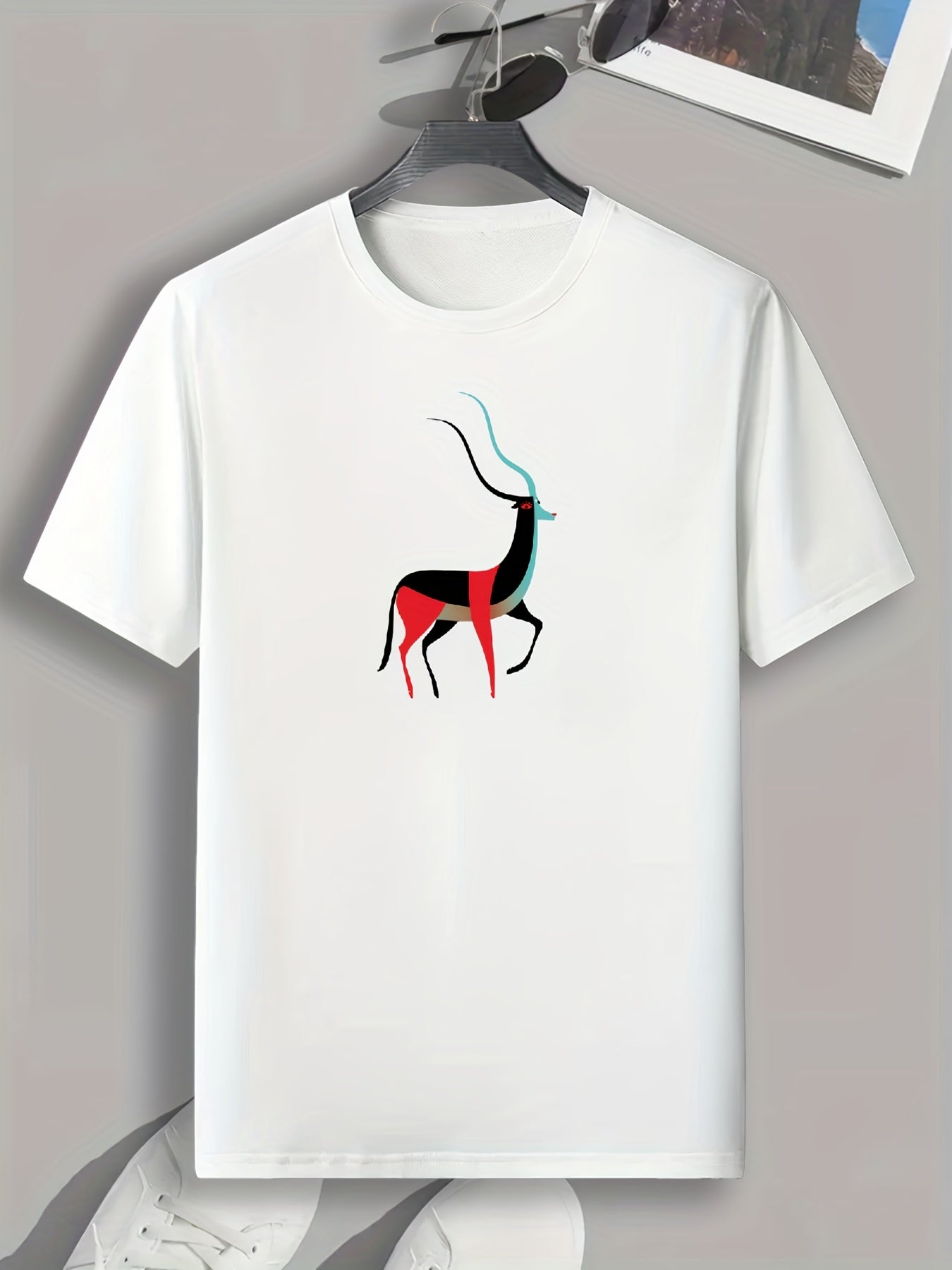 Abstract Deer Print Men's Comfy T-shirt for Outdoor Summer