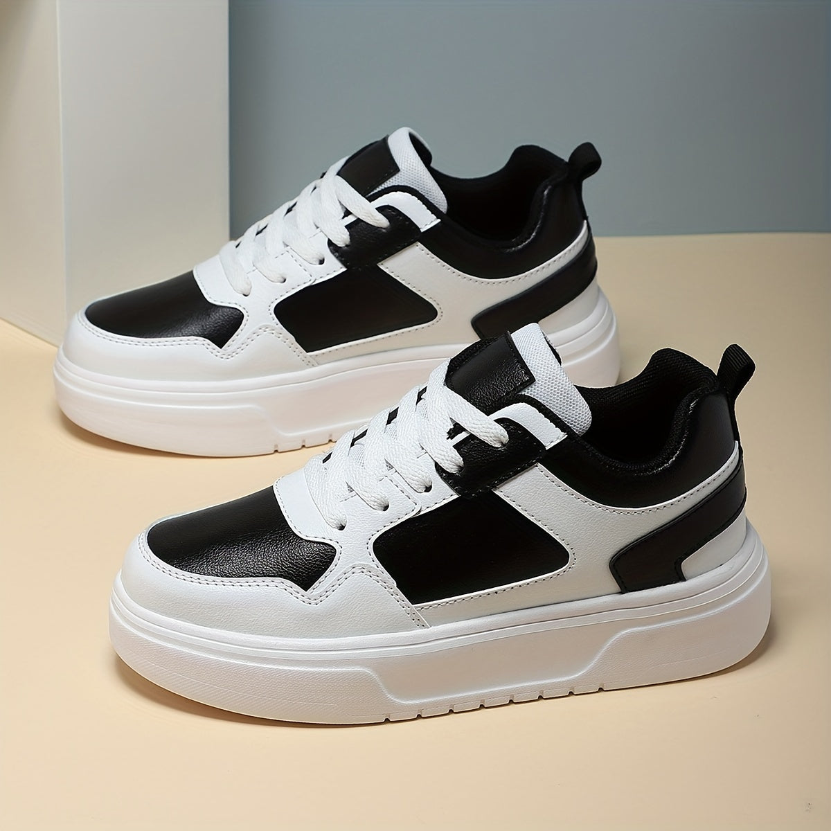 Women's Chunky Faux Leather Sneakers for Outdoor Sports