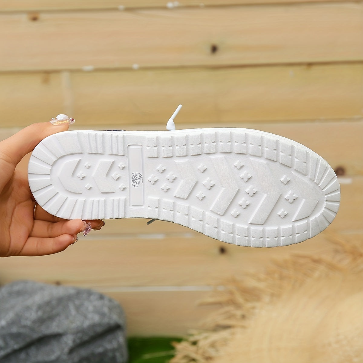 Women's Printed Canvas Lace-Up Sneakers Lightweight Low Top Shoes