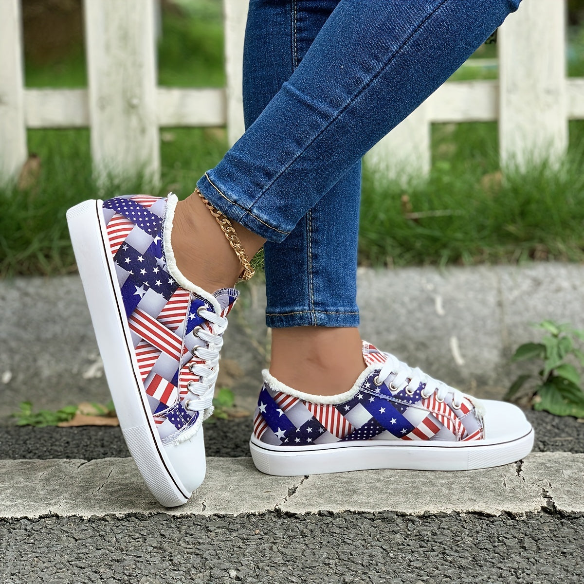 Women's Flag Pattern Canvas Low Top Sneakers