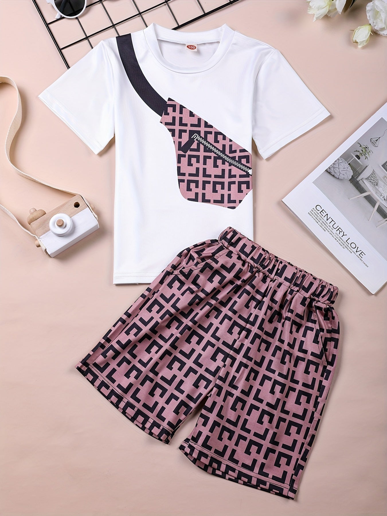 Boys Graphic Print Round Neck T-shirt & Shorts Set for Summer