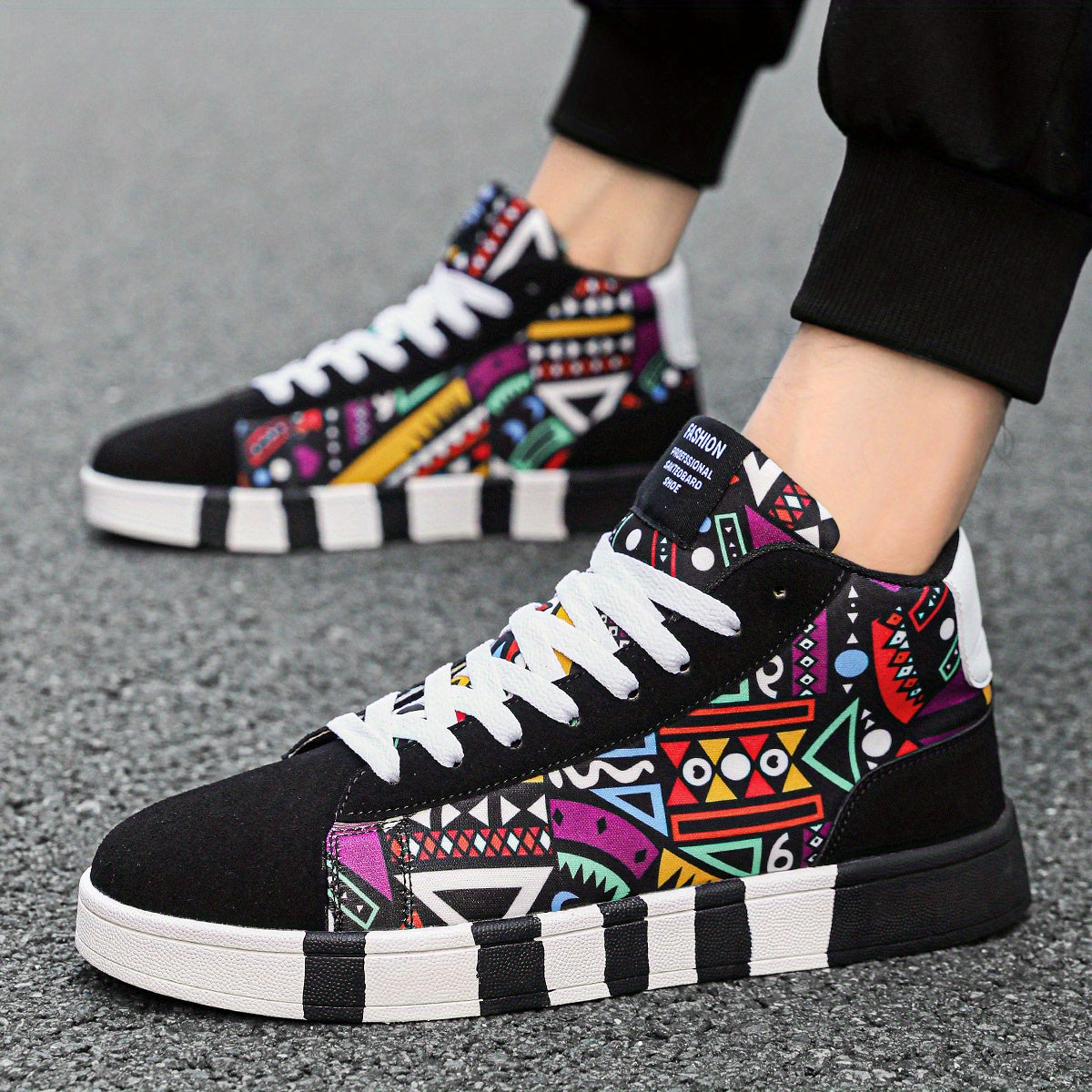 Men's Graffiti Canvas Skate Shoes Casual Breathable Lace Up