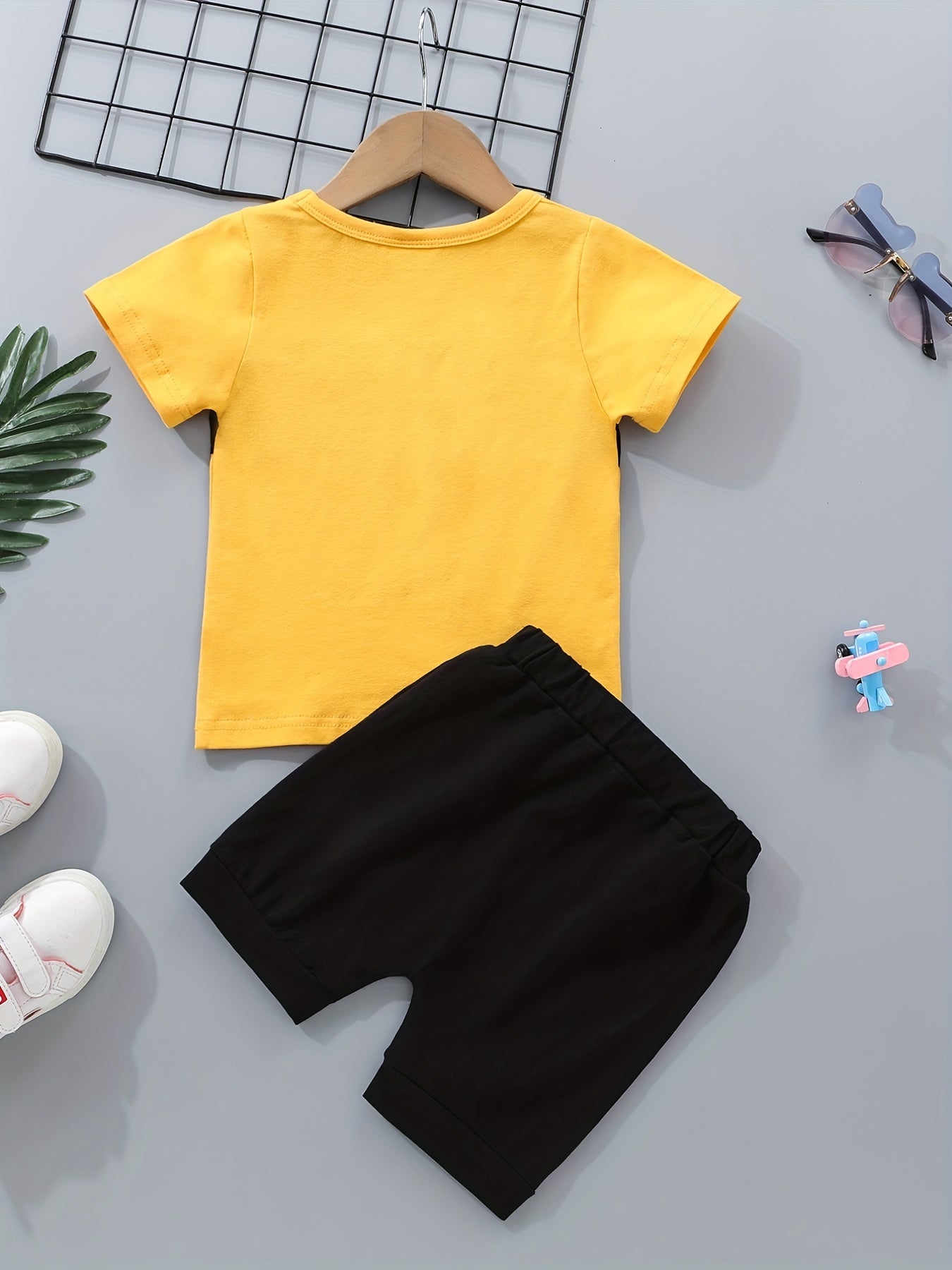 2pcs Baby Boys Casual T-shirt & Ripped Shorts Set Clothes