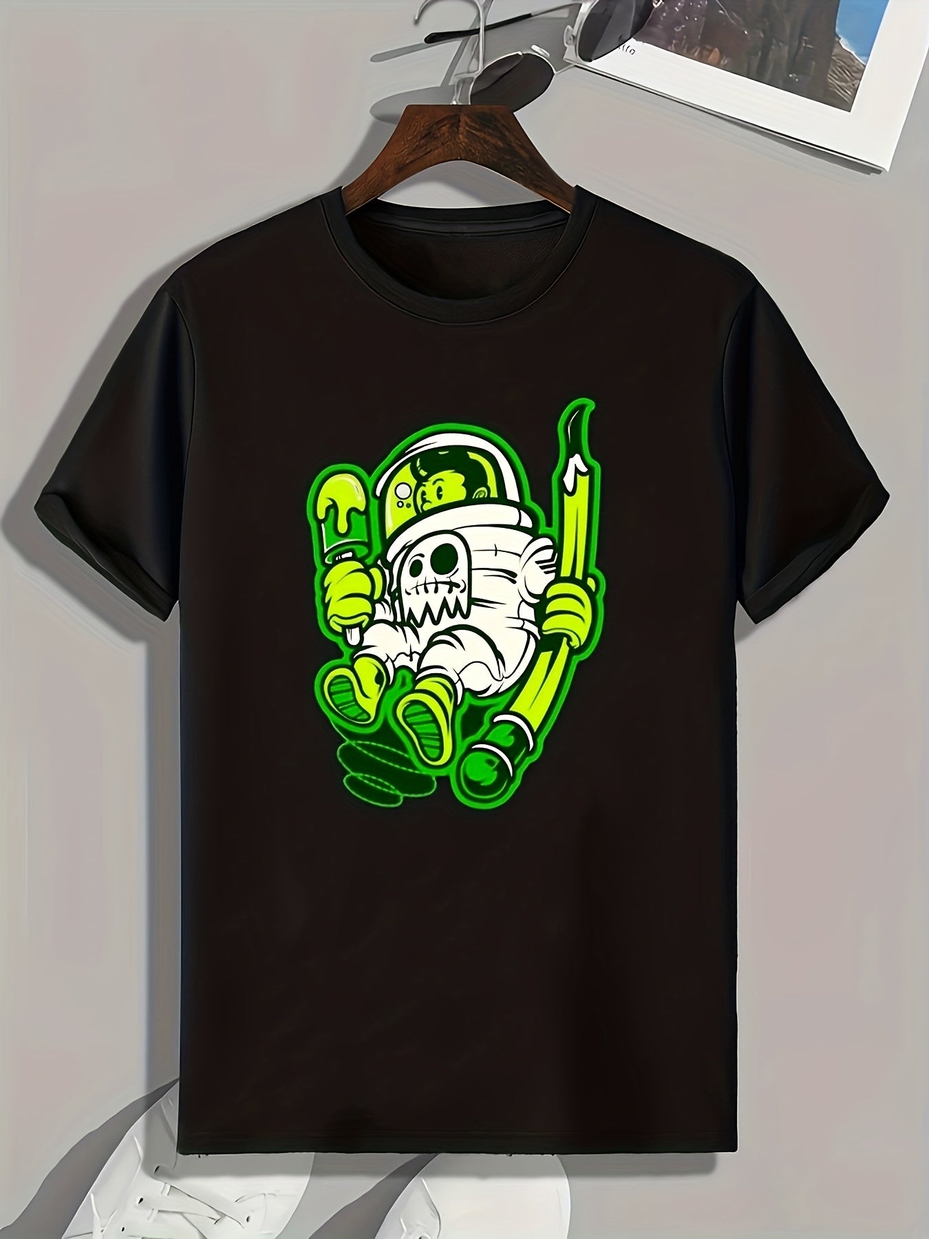 Creative Cartoon Print Men's Graphic T-shirt for Summer