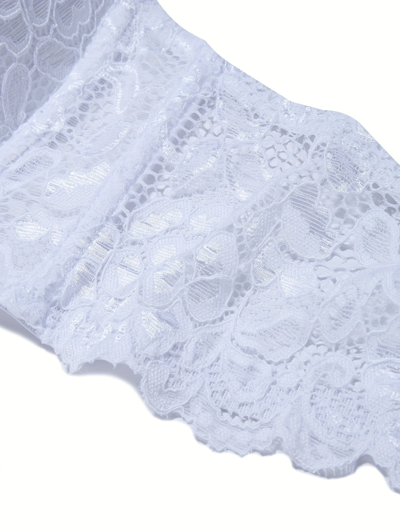 Contrast Lace Molded Cup Bralette With Removable Straps