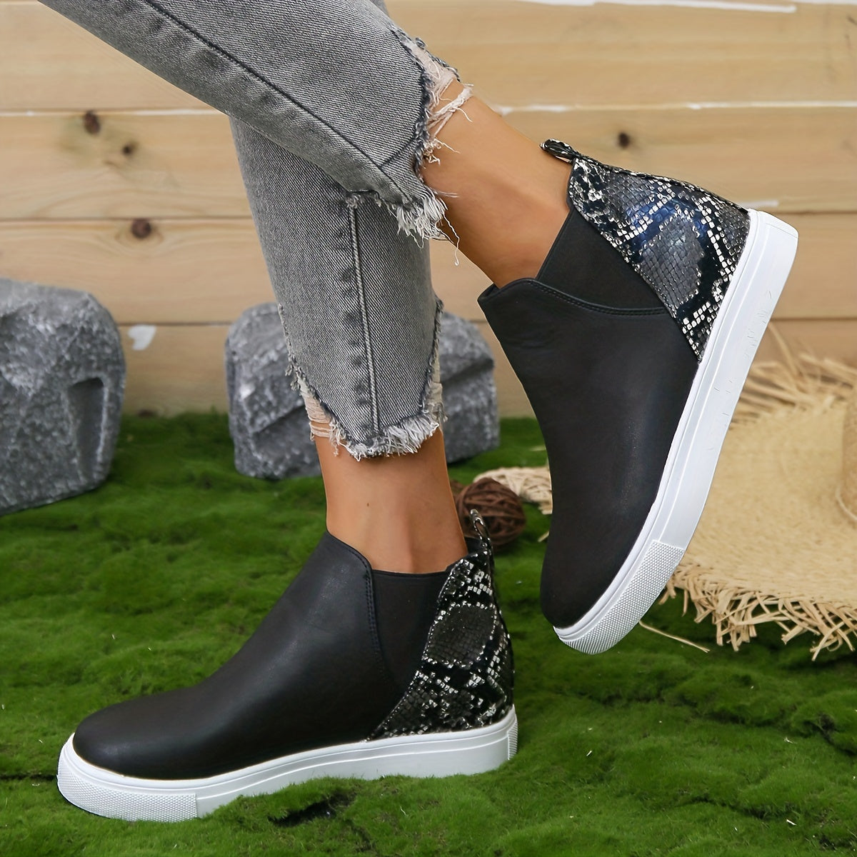 Women's Snakeskin Pattern Slip-On Ankle Boots Walking Shoes