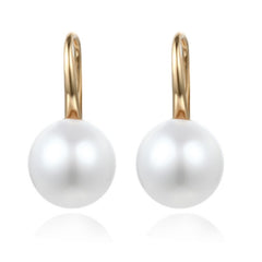 High Touch Pearl Stud Earrings