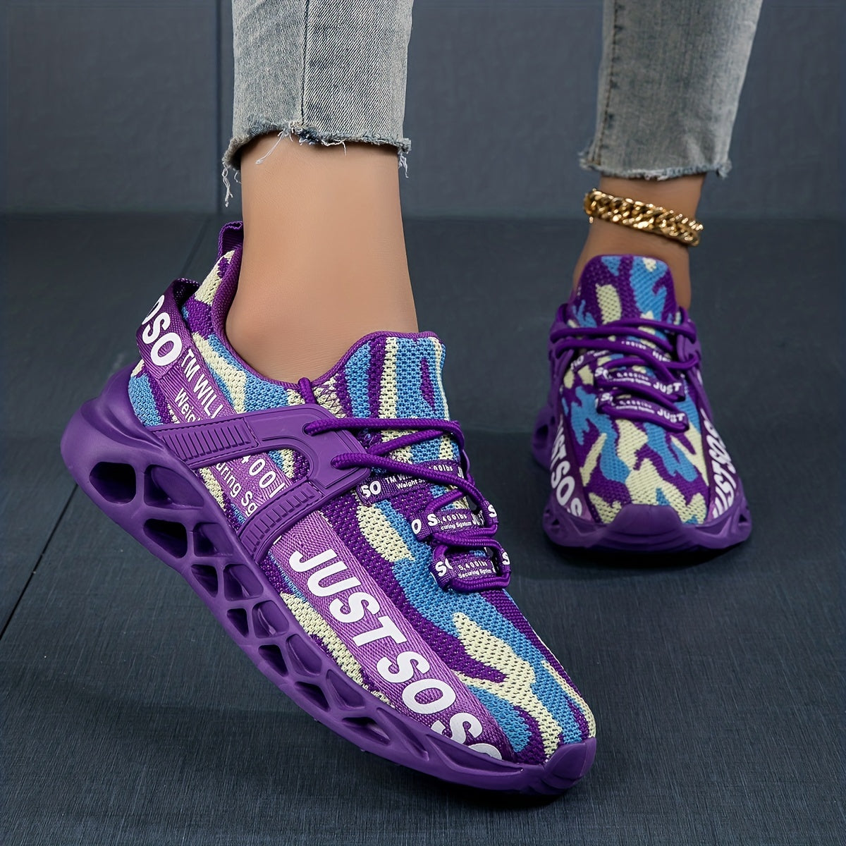 Women's Graphic Blade Athletic Sneakers Lace Up Weaving Shoes