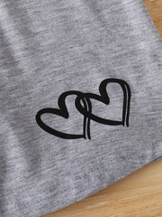 2pcs Girls' Heart Figures Print Casual Shorts Set