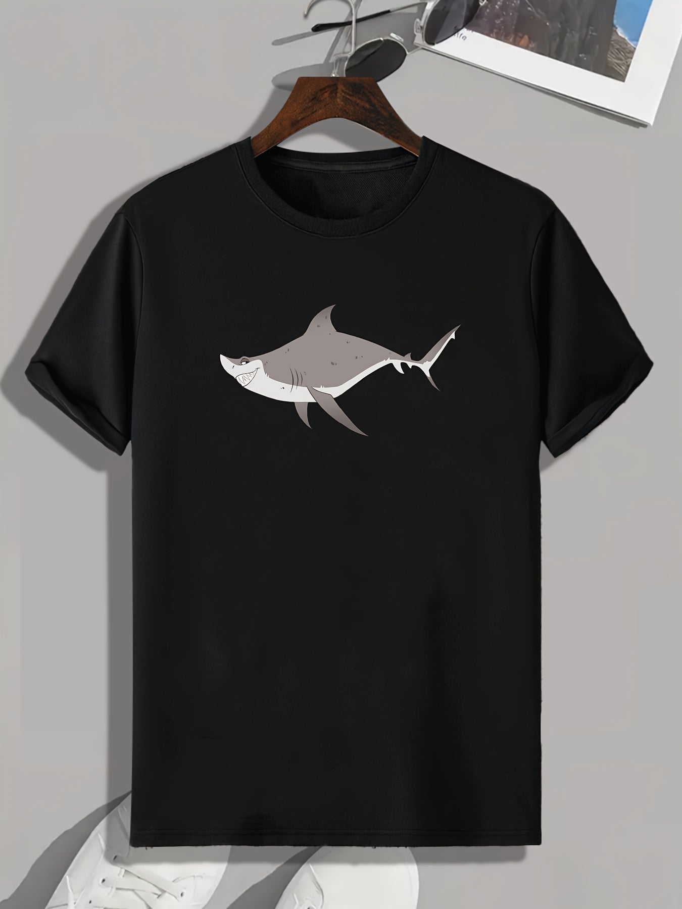 Cartoon Shark Pattern Print Men's Comfy Sports T shirt