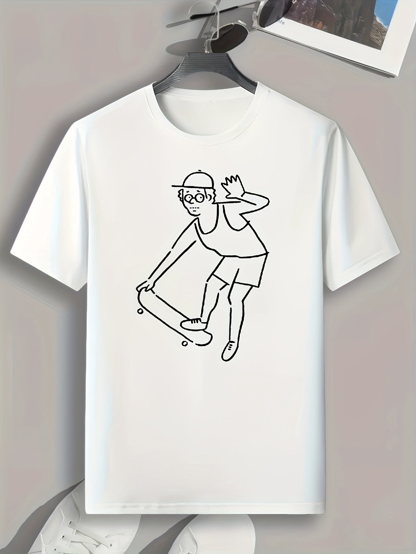 Skateboarder Pattern Print Men's Comfy Sports T-shirt